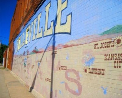 A picture of a painted wall tat says Belleville